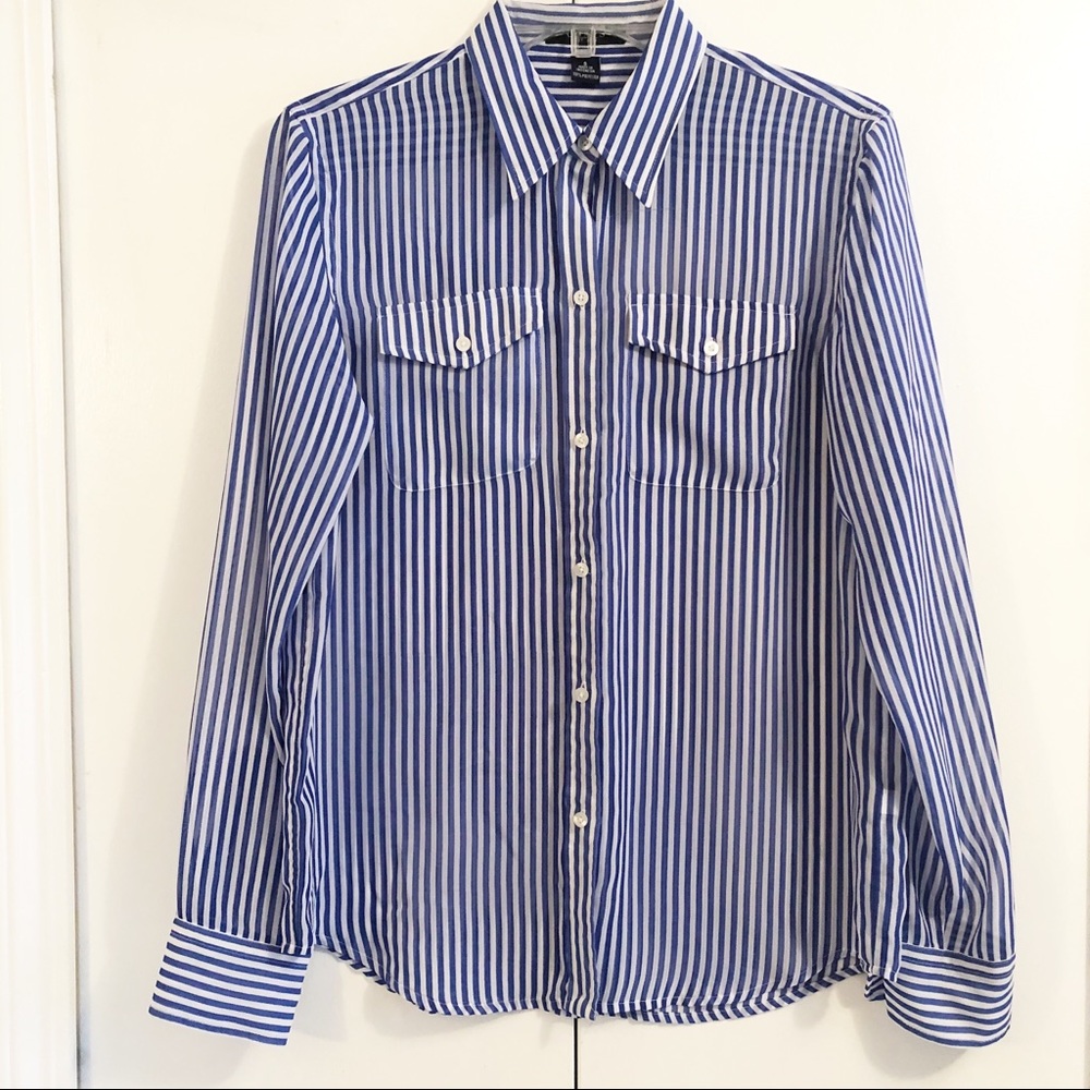 Chaps No Iron Blue and White Button Front Blouse